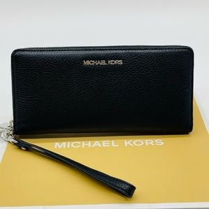 Michael Kors Large Continental Wallet Wristlet Black